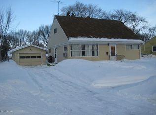 1013 18th St S, Fargo, ND 58103