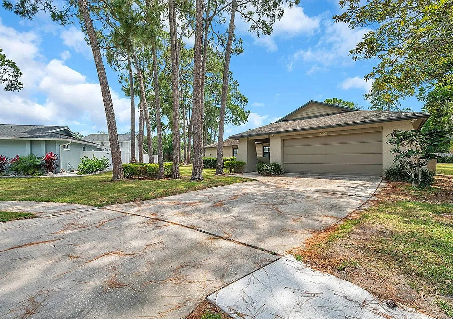 Feather Sound pool home at the end of a secluded cul-de-sac - 4bed|2bath — Photo 2