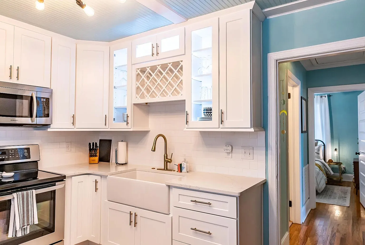 2 bed, 800 sqft, $2,500 — Photo 4