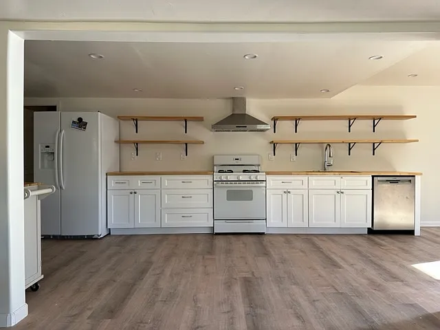 260 Harmony Dr #1 — Photo 2