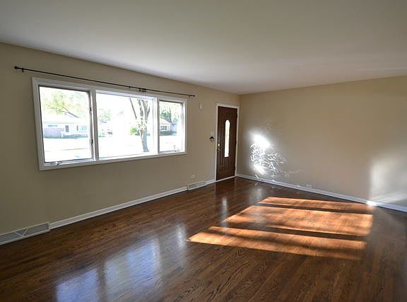 2nd image of 704 W Vermont St