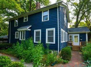 737 Forrest Ave, Geneva, IL 60134