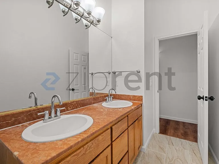 1425 Country Manor Dr — Photo 20