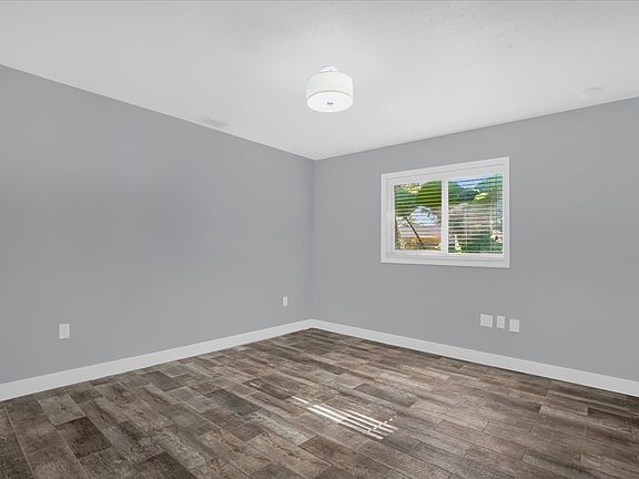 2nd image of 2913 Formosa Ave