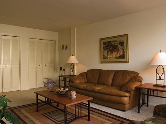 Large living area with lots of space