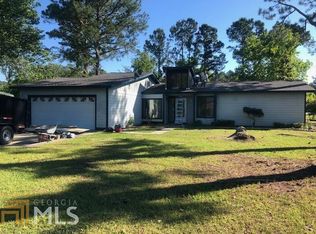 16 Village Dr, Woodbine, GA 31569
