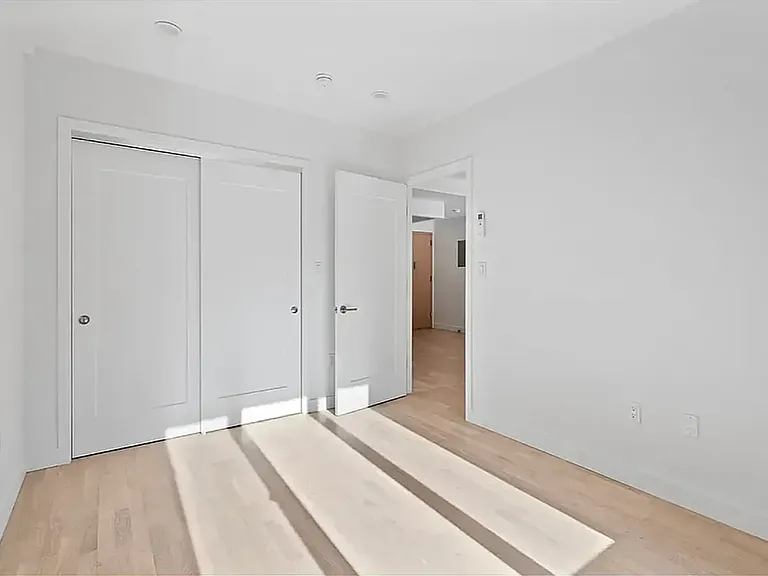 2600 7th Ave #3Q — Photo 12