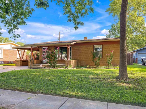 1116 E Alturas St, Wichita, KS 67216