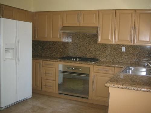 2nd image of 1611 Granville Ave APT 2