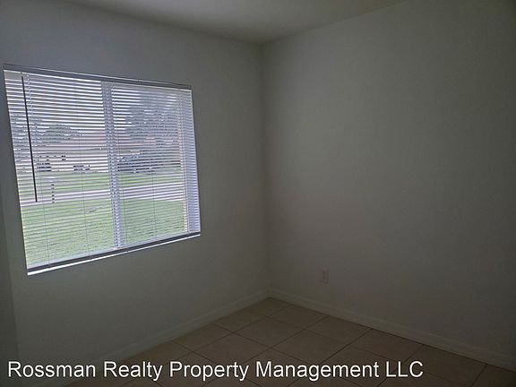 3rd image of 723 Jenna Ave S