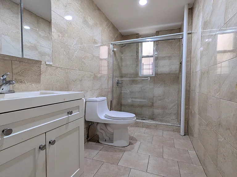 140 E 51st St #1 — Photo 7