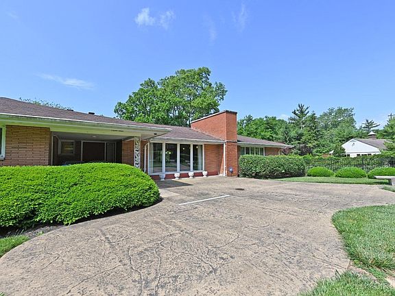 4th image of 55 Hillcrest Dr