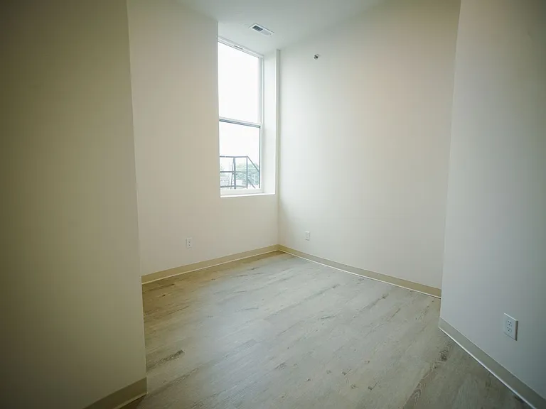 350 N Main St — Photo 17