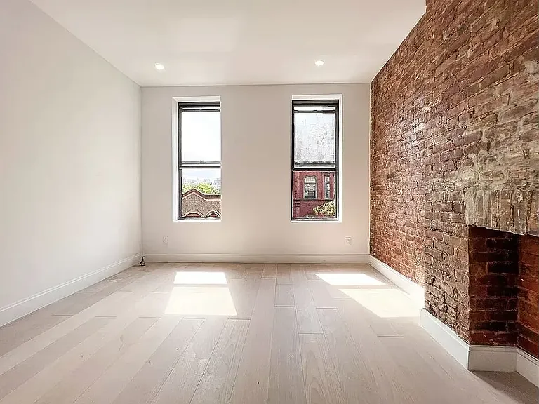 627 E 6th St #5 — Photo 7