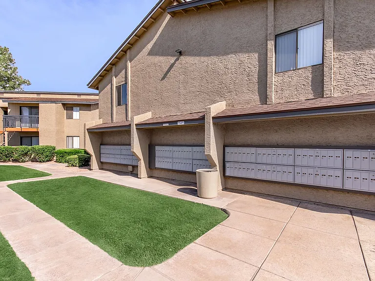 Tesoro Apartments — Photo 9