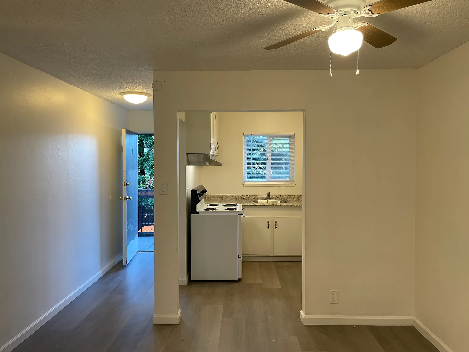 Zelma Apartments — Photo 4
