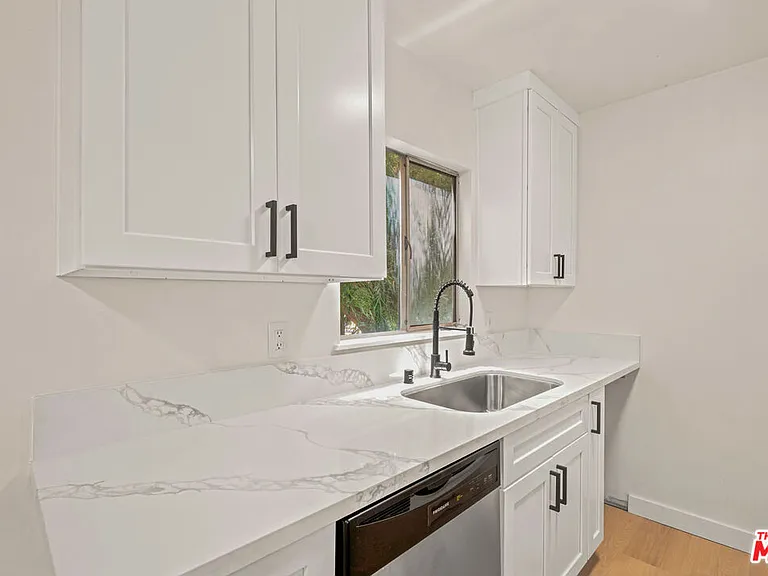 11825 Iowa Ave #1 — Photo 11