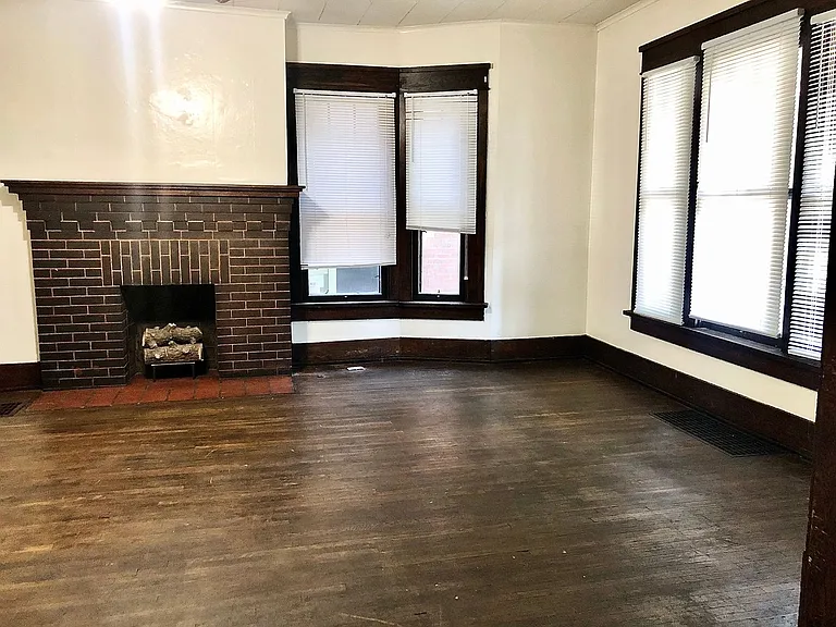 2015 Summit St — Photo 38