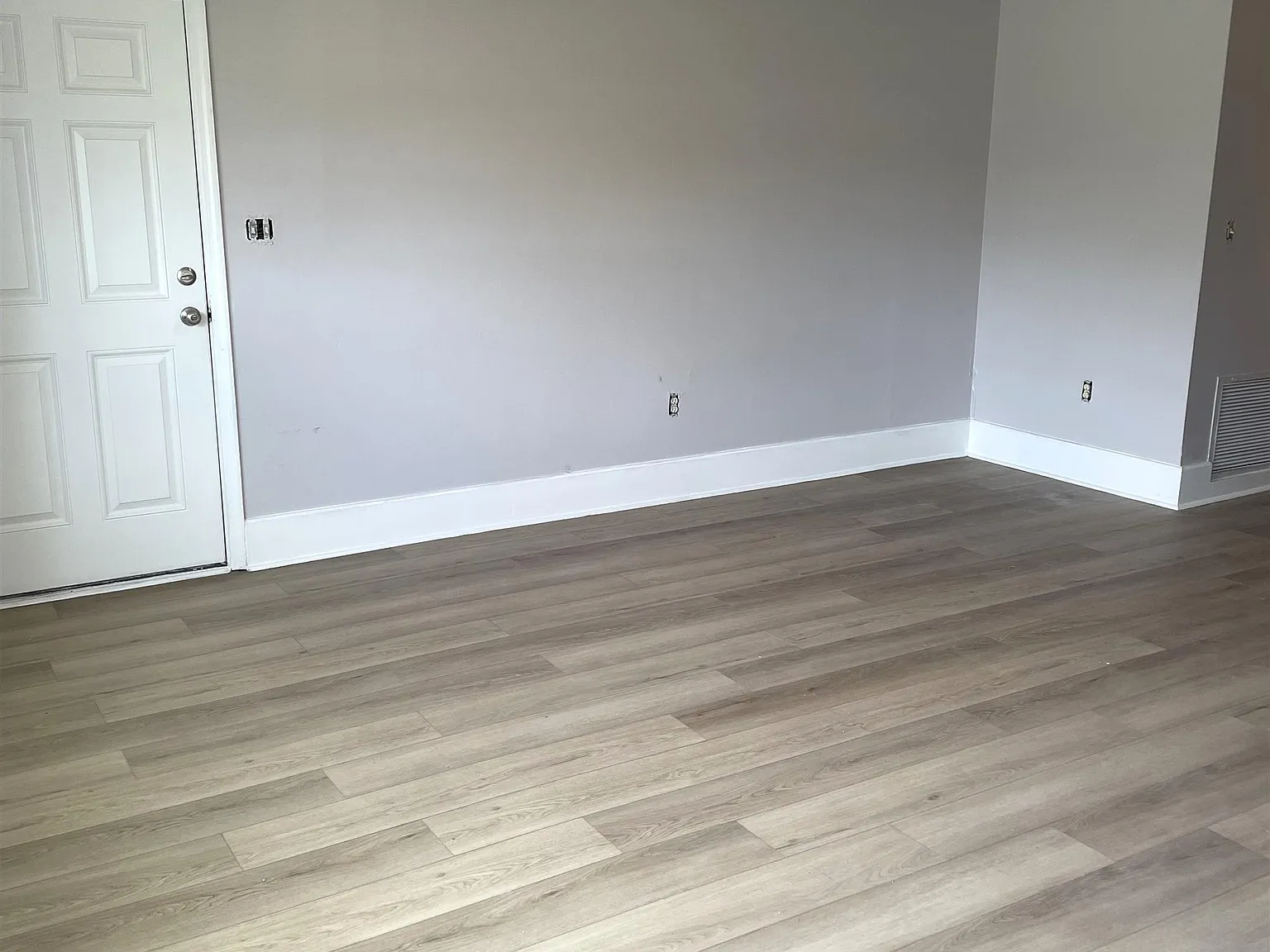 2 bed, 1000 sqft, $1,600 — Photo 3