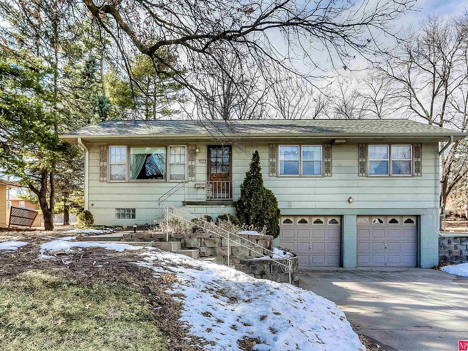 1st image of 5026 Oaks Ln