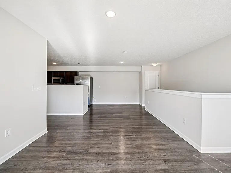 Latham Apartments — Photo 24