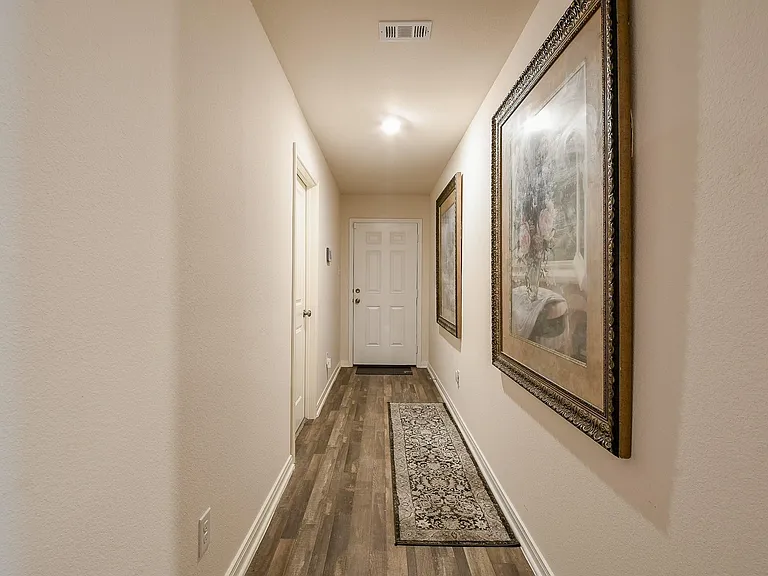 10131 Cerritos Dr — Photo 2