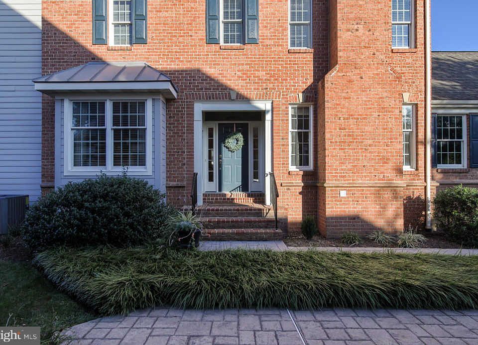 2nd image of 609 Northfield Rd