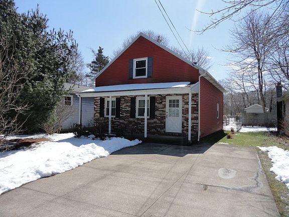 5th image of 221 Pine St
