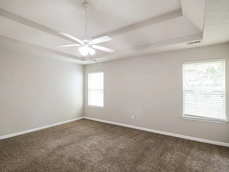 112 Garrison Ln — Photo 11