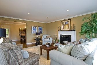 Living room :: 739 Nevada Ave