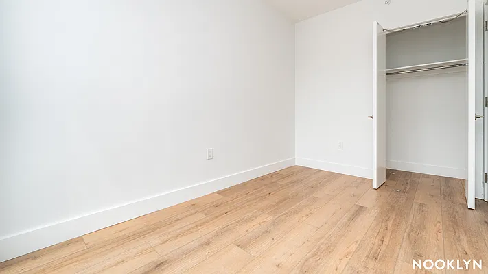 Bedroom, photo 6