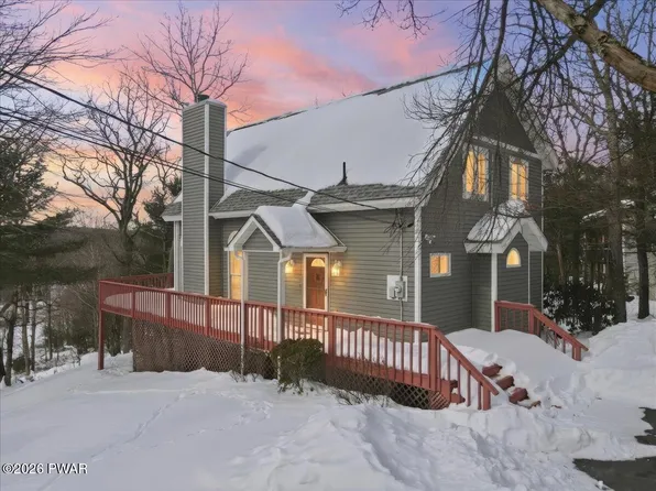 224 Remuda Dr, Hawley, PA 18428