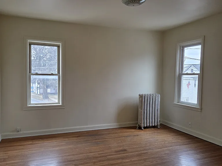 1 E Main St #5 — Photo 3