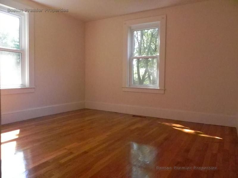 2nd image of 65 Wales St