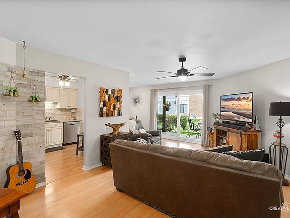 4th image of 1703 Lakecliffe Dr APT D