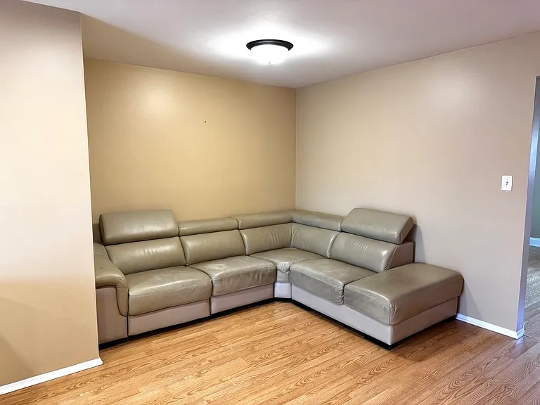 2215 Nichols Rd #C — Photo 3