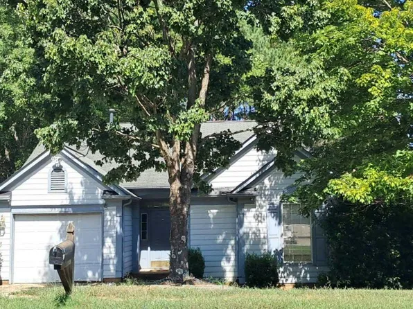9901 Ashley Farm Dr, Matthews, NC 28105