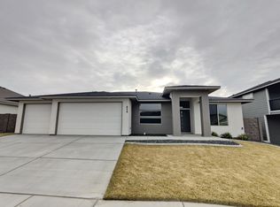 854 Waylon Dr, West Richland, WA