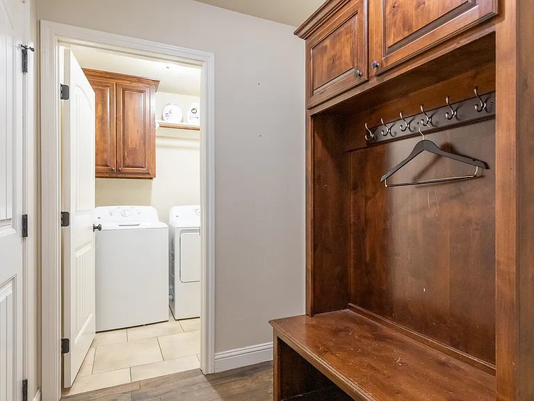 349 Whiterock Dr — Photo 33