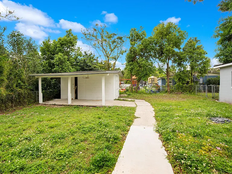 113 Kendra Ave — Photo 16
