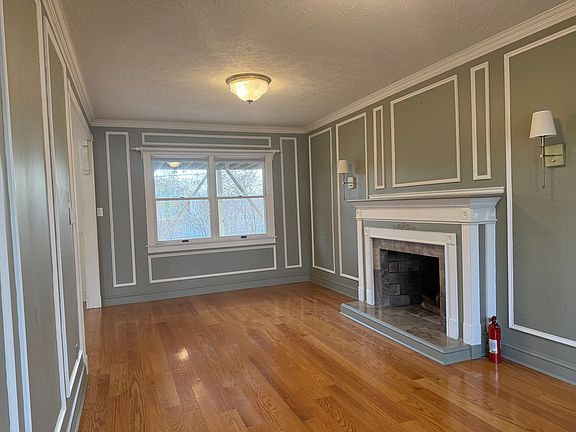 3rd image of 14 Genesee Dr