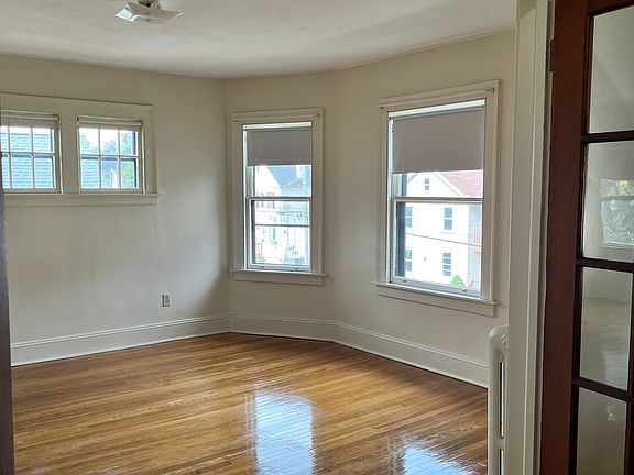 5th image of 53 Rhodes St Floor 3