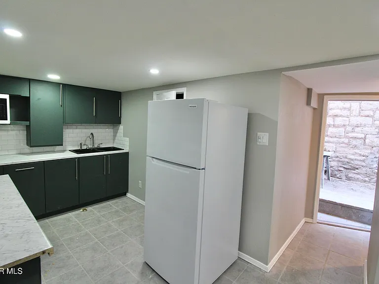 1408 Arizona Ave #C — Photo 9
