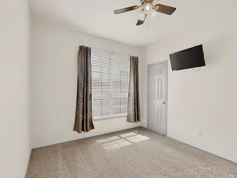 1409 Clear Creek Dr — Photo 29
