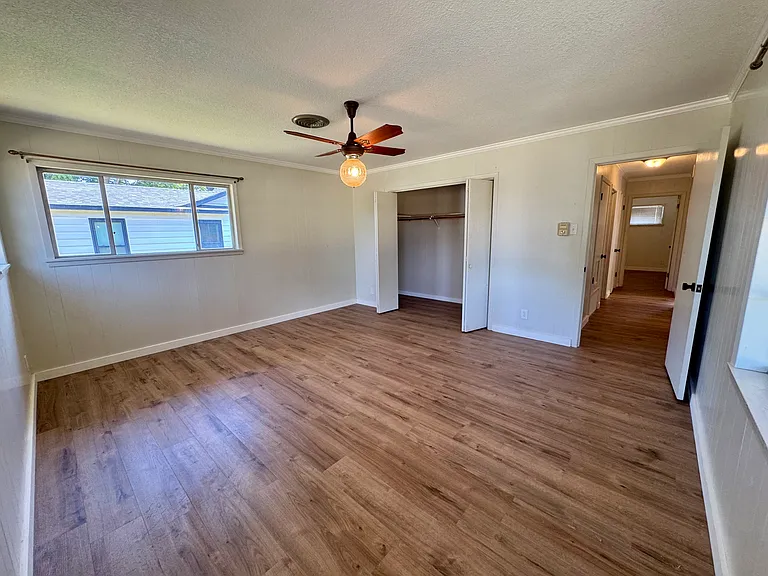 910 S Harrison St — Photo 18