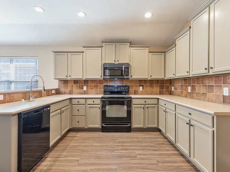 1617 Nighthawk Dr — Photo 6