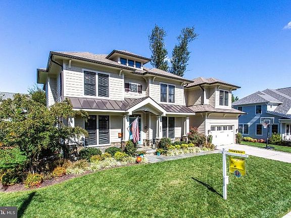 2nd image of 502 Valley Dr SE