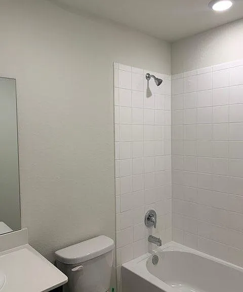 1008 Emerald Dr — Photo 14