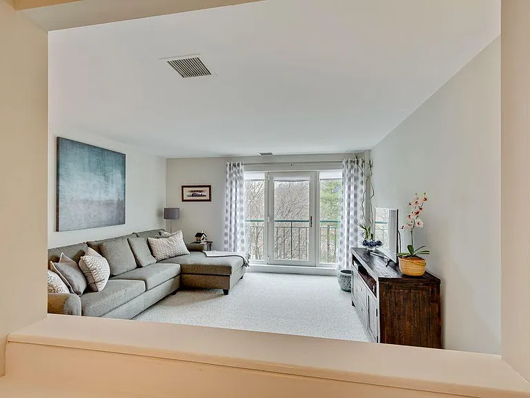 1 Watermill Pl #518 — Photo 10