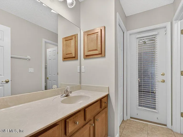 1634 Majestic View Ln — Photo 39